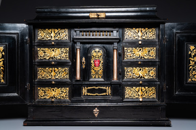 Un cabinet en bois d'&eacute;b&egrave;ne, bois noirci et bois peint, Anvers, 17&egrave;me