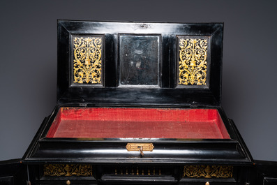 Un cabinet en bois d'&eacute;b&egrave;ne, bois noirci et bois peint, Anvers, 17&egrave;me