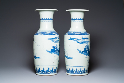 A pair of Chinese blue and white vases, 19th C.