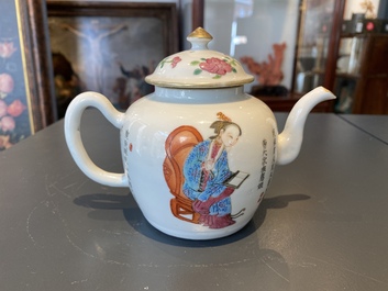 A Chinese famille rose 'Wu Shuang Pu' teapot and cover, 19/20th C.