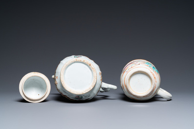 A Chinese famille rose coffee pot, a mug and an oval dish, Qianlong