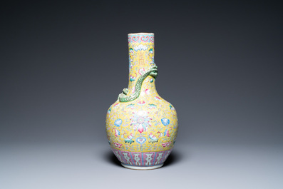 A Chinese yellow-ground famille rose bottle vase, 19th C.