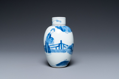 Een Chinese blauw-witte theebus met deksel, Kangxi