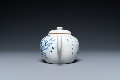 A Chinese 'Bleu de Hue' teapot for the Vietnamese market, Ruo Shen Zhen Cang mark, 19th C.