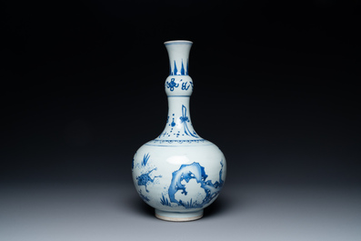 A Chinese blue and white bottle vase with a frog, a lizard and butterflies, Transitional period