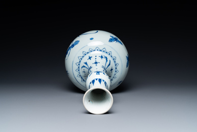 A Chinese blue and white bottle vase with a frog, a lizard and butterflies, Transitional period