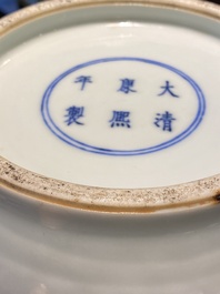 Een paar Chinese famille verte rouleau vazen, Kangxi merk, 19e eeuw