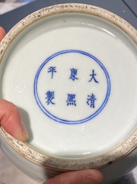 Een paar Chinese famille verte rouleau vazen, Kangxi merk, 19e eeuw