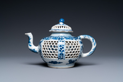 A Chinese blue and white reticulated double-walled teapot and cover, Transitional period