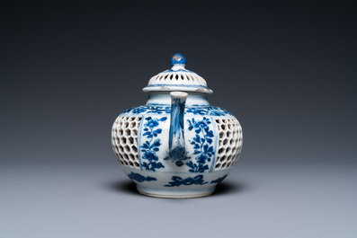 A Chinese blue and white reticulated double-walled teapot and cover, Transitional period