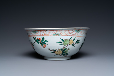 A Chinese famille verte bowl with floral design, Kangxi