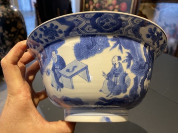 Een Chinese blauw-witte 'klapmuts' kom, Kangxi merk en periode