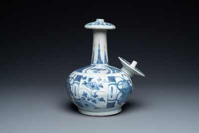 A Chinese blue and white kraak porcelain 'Hatcher cargo' Kendi, Transitional period