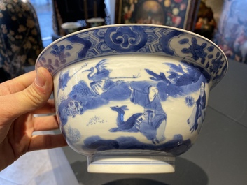 Een Chinese blauw-witte 'klapmuts' kom, Kangxi merk en periode