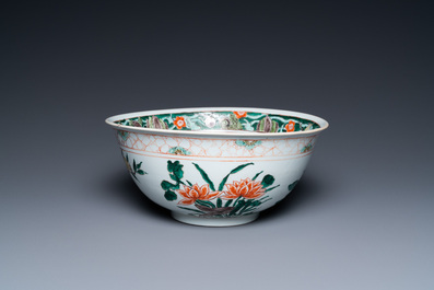 A Chinese famille verte bowl with floral design, Kangxi