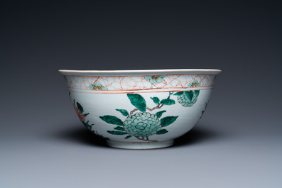 A Chinese famille verte bowl with floral design, Kangxi