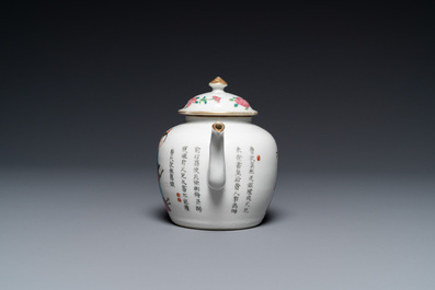 A Chinese famille rose 'Wu Shuang Pu' teapot and cover, 19/20th C.
