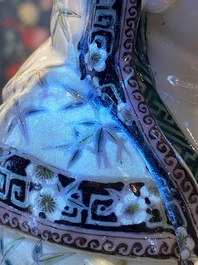 Een grote Chinese famille rose figuur van Guanyin, Xue Chang Sen Zuo merk, Republiek