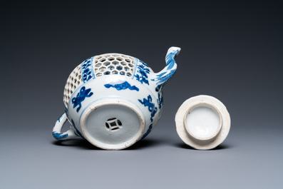 A Chinese blue and white reticulated double-walled teapot and cover, Transitional period