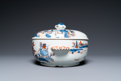 A Chinese Imari-style round tureen and cover, Qianlong