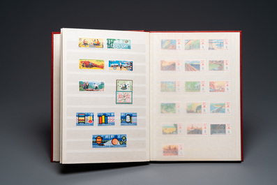Een album met Chinese postzegels, 20e eeuw