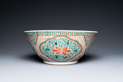 A large Chinese wucai bowl and a rectangular dish, Kangxi and/or later