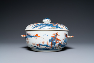 A Chinese Imari-style round tureen and cover, Qianlong