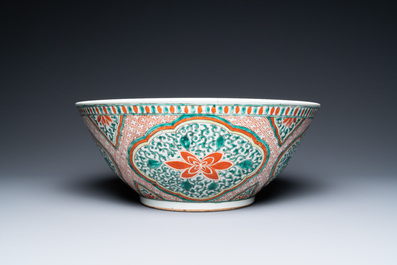 A large Chinese wucai bowl and a rectangular dish, Kangxi and/or later
