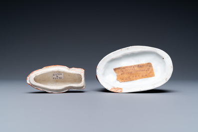 Een Chinese polychrome dekseldoos in de vorm van een kreeft, 19e eeuw