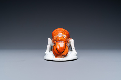Een Chinese polychrome dekseldoos in de vorm van een kreeft, 19e eeuw
