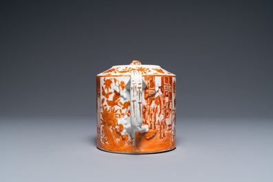 A Chinese 16-piece iron-red and gilt-decorated Canton porcelain tea service, 19th C.