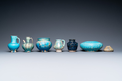 Une collection de sept vases et verseuses en c&eacute;ramique &agrave; &eacute;mail turquoise, Moyen-Orient, 13&egrave;me et apr&egrave;s
