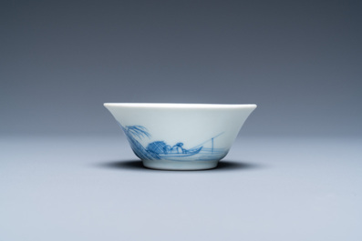 Een Chinese blauw-witte wijnkom uit het Ca Mau scheepswrak, Yongzheng merk en periode