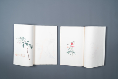 Une bo&icirc;te contenant deux albums de 80 estampes, dont 32 d'apr&egrave;s Qi Baishi, studio Rong Bao Zhai, P&eacute;kin, 1955