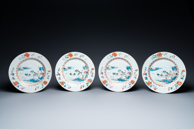 Seize plats en porcelaine de Chine famille rose &agrave; d&eacute;cor de paysages, Qianlong
