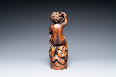 Une figure du jeune Hercule en buis sculpt&eacute;, Flandres, probablement Anvers, 17&egrave;me