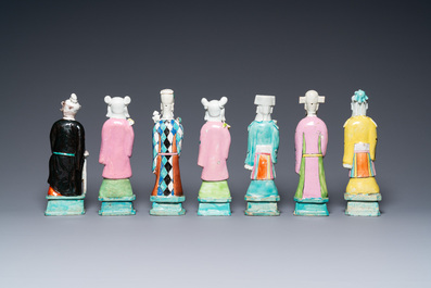 Veertien Chinese famille rose figuren van onsterfelijken, Qianlong/Jiaqing