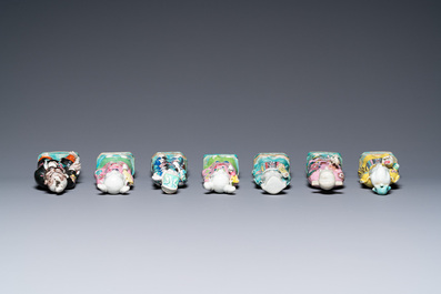 Veertien Chinese famille rose figuren van onsterfelijken, Qianlong/Jiaqing