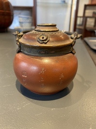 Une pipe &agrave; &eacute;au en gr&egrave;s de Yixing pour le Vietnam ou la Tha&iuml;lande, Chine, 19&egrave;me