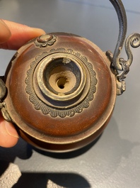 Une pipe &agrave; &eacute;au en gr&egrave;s de Yixing pour le Vietnam ou la Tha&iuml;lande, Chine, 19&egrave;me