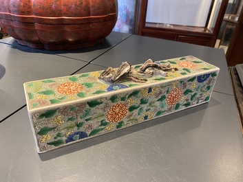 A rare Chinese famille verte rectangular scroll weight, Kangxi