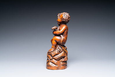 Une figure du jeune Hercule en buis sculpt&eacute;, Flandres, probablement Anvers, 17&egrave;me