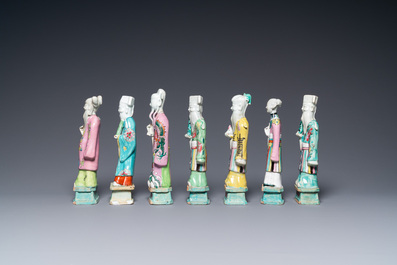 Veertien Chinese famille rose figuren van onsterfelijken, Qianlong/Jiaqing