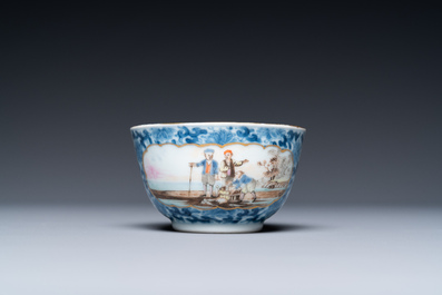 Une tasse et soucoupe en porcelaine de Chine d'exportation &agrave; d&eacute;cor d'un marchand de harengs, Qianlong