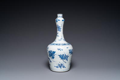 A Chinese blue and white 'Hatcher cargo' bottle vase, Transitional period