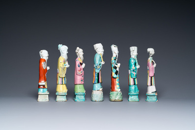 Quatorze figures d'immortels en porcelaine de Chine famille rose, Qianlong/Jiaqing