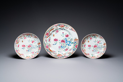 A Chinese famille rose 21-piece dinner service, Qianlong