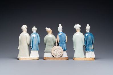 Drie Chinese blauw-witte en celadon-geglazuurde groepen, Qianlong