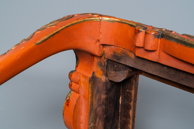 Een vitrinekast met schildpadfineer op beschilderd houten onderstel,  Maison Franck, ca. 1900