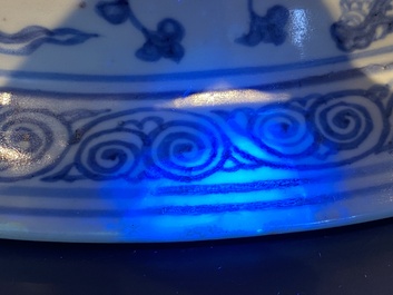 An impressive large Chinese blue and white 'dragon' dish, Ming, 2nd half 15th C.